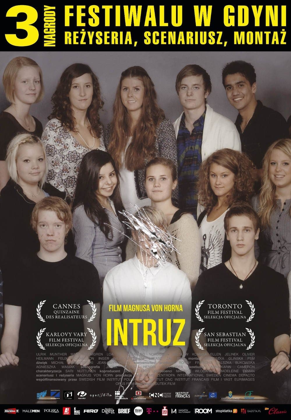 Oglądaj Intruz
