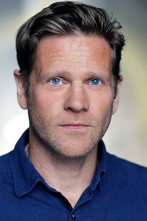 Adam Astill zdjęcie