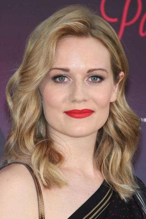 Cara Theobold zdjęcie