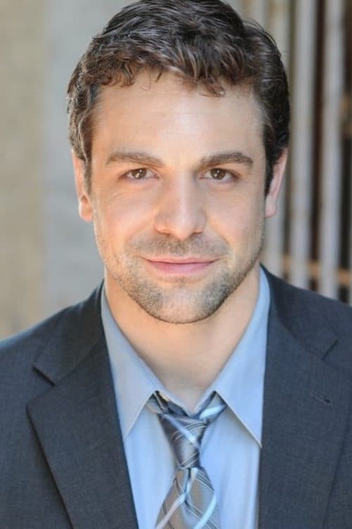 Chris L. McKenna zdjęcie