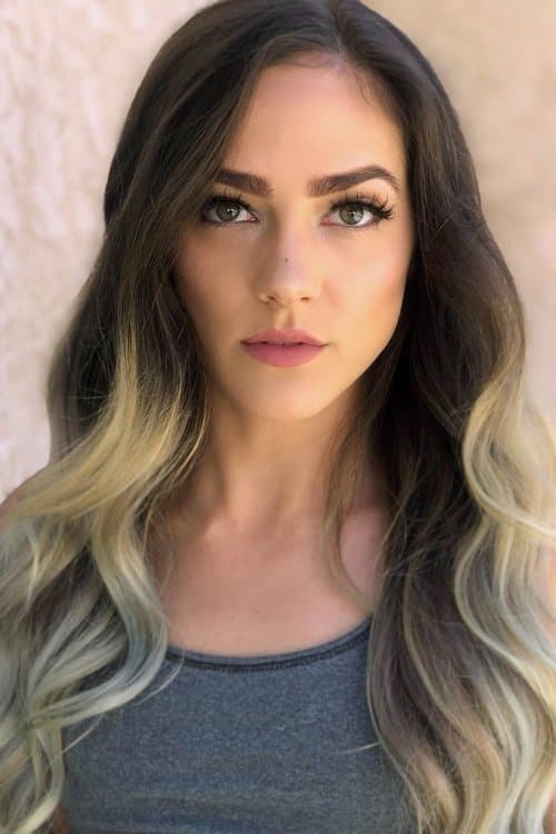 Courtney Akbar zdjęcie