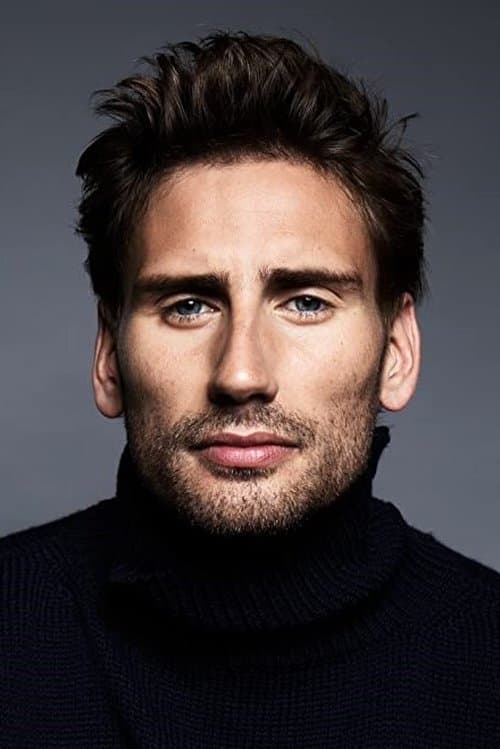 Edward Holcroft zdjęcie