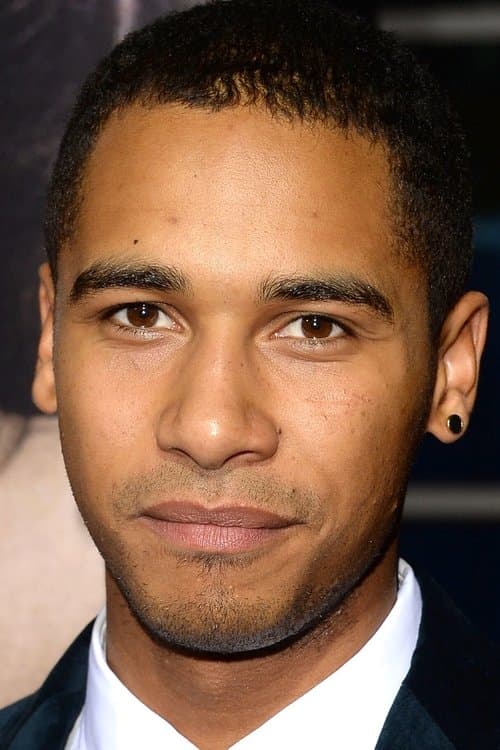 Elliot Knight zdjęcie