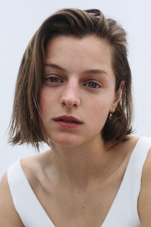 Emma Corrin zdjęcie