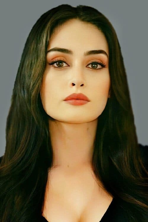 Esra Bilgiç zdjęcie