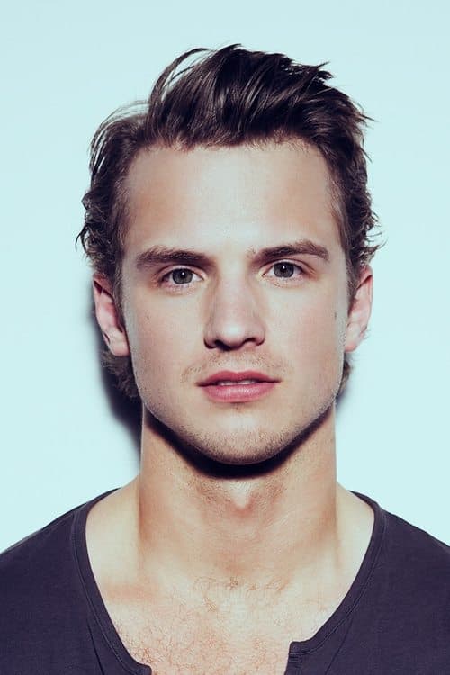 Freddie Stroma zdjęcie