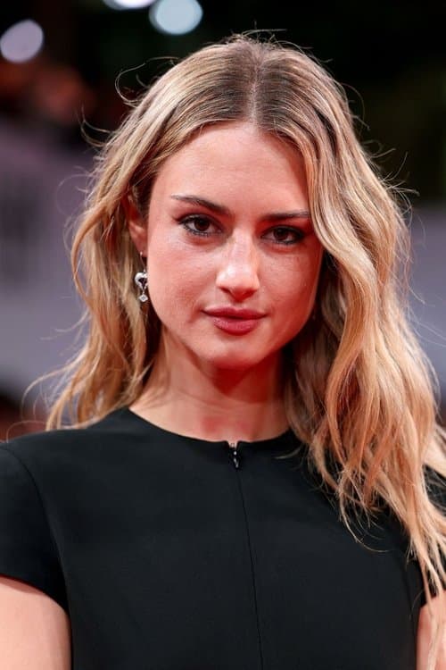 Grace Van Patten zdjęcie