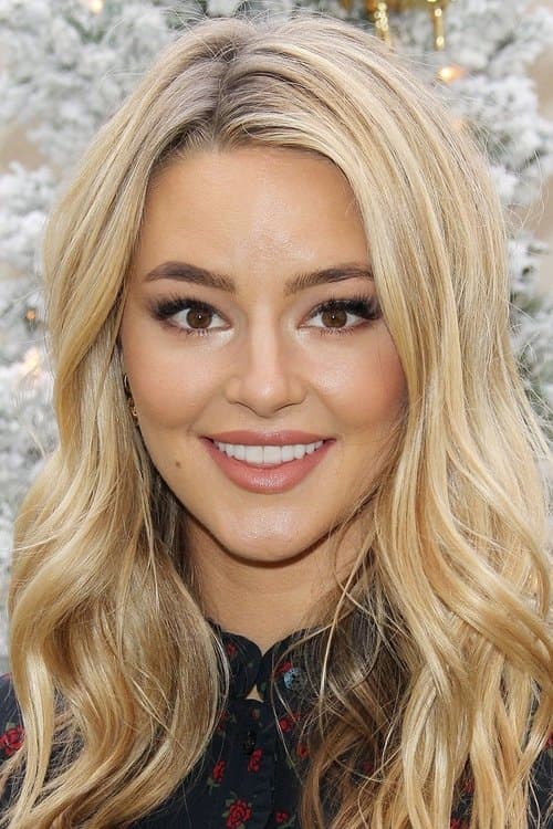 Hassie Harrison zdjęcie