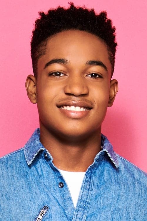 Issac Ryan Brown zdjęcie