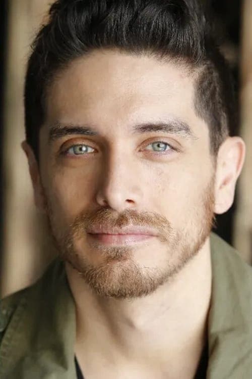 Josh Keaton zdjęcie
