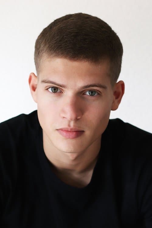 Josha Stradowski zdjęcie