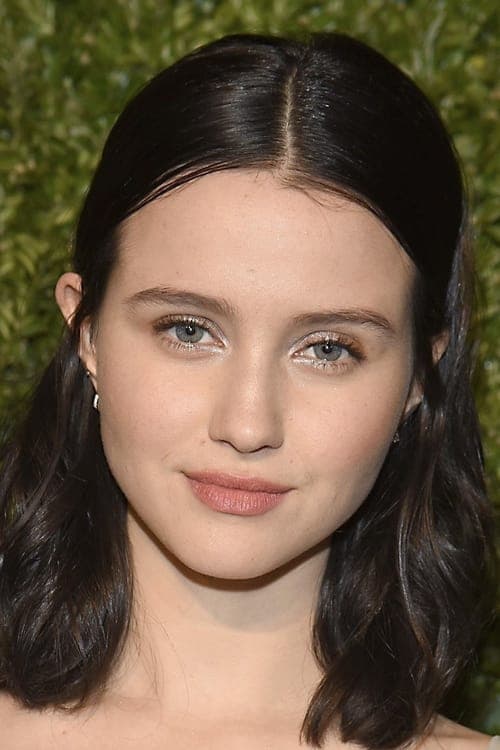 Julia Goldani Telles zdjęcie