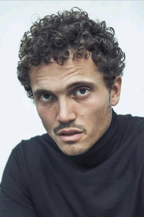 Karl Glusman zdjęcie
