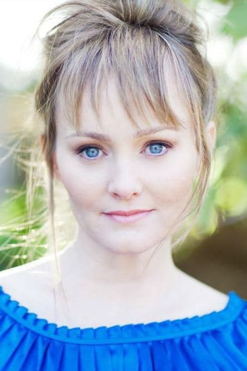 Kelly Hare zdjęcie