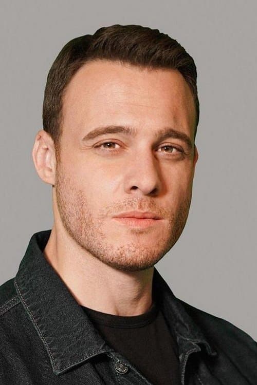Kerem Bürsin zdjęcie