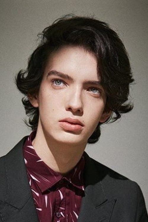 Kodi Smit-McPhee zdjęcie