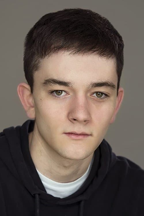 Lewis MacDougall zdjęcie