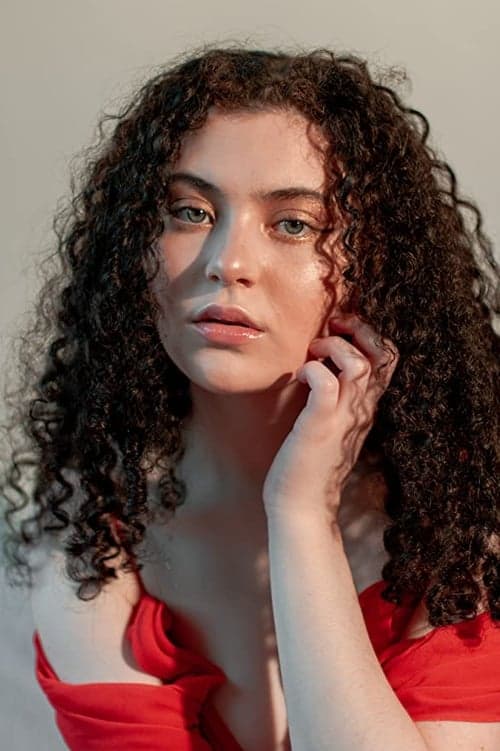 Lilla Crawford zdjęcie