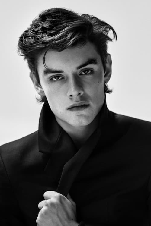 Louis Partridge zdjęcie