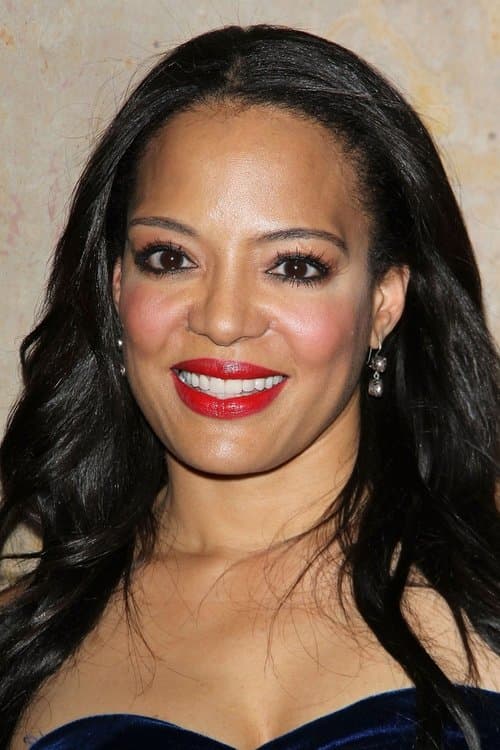 Luna Lauren Velez zdjęcie