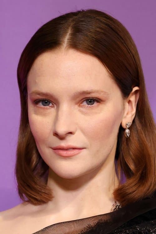Morfydd Clark zdjęcie