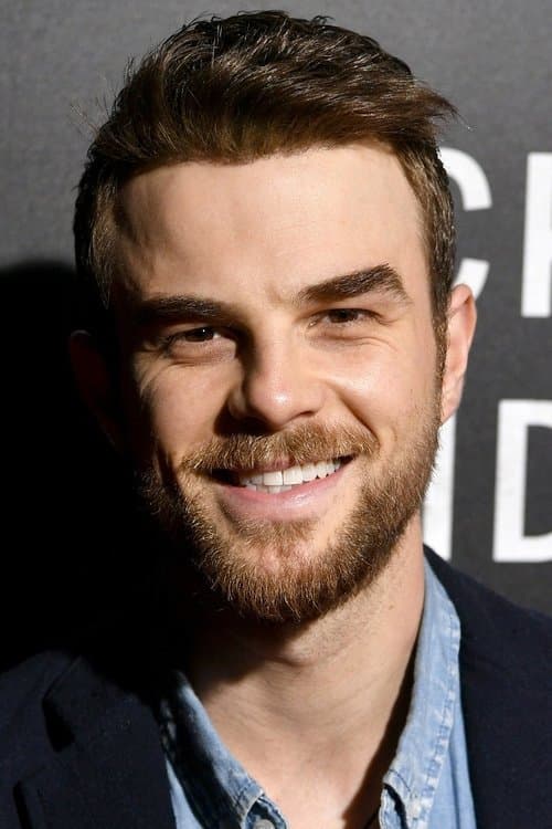 Nathaniel Buzolic zdjęcie