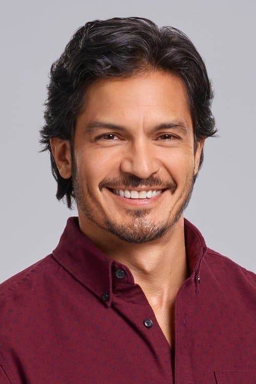 Nicholas Gonzalez zdjęcie