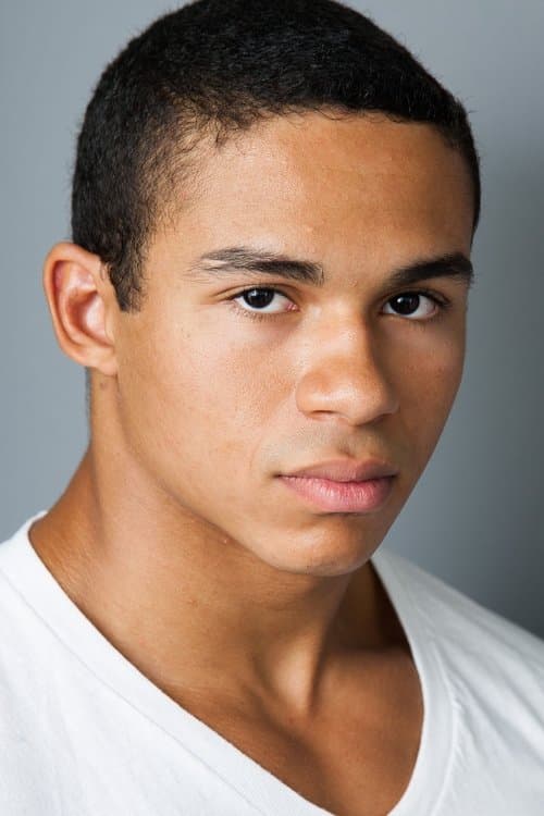 Noah Gray-Cabey zdjęcie