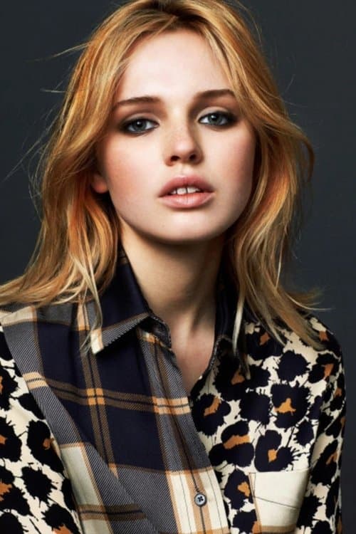 Odessa Young zdjęcie