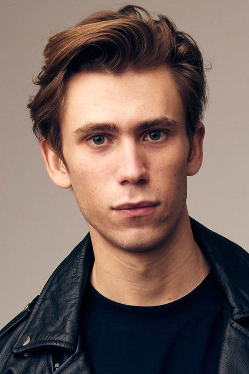 Owen Teague zdjęcie