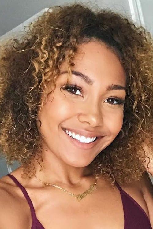 Parker McKenna Posey zdjęcie
