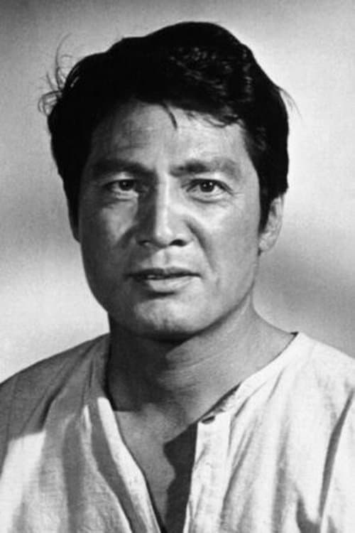 岡田英次 zdjęcie