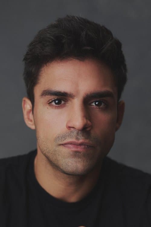 Sean Teale zdjęcie