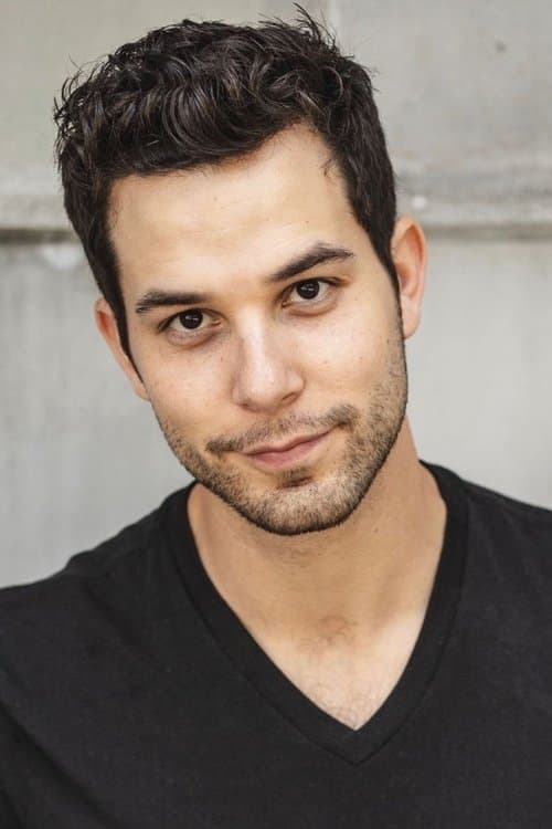 Skylar Astin zdjęcie