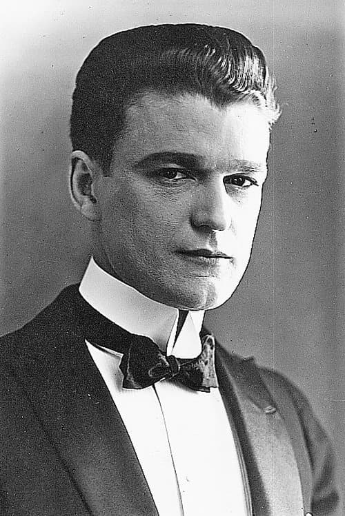 Wallace MacDonald zdjęcie